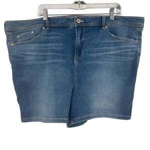 Torrid Classic Blue Jean Shorts size 24